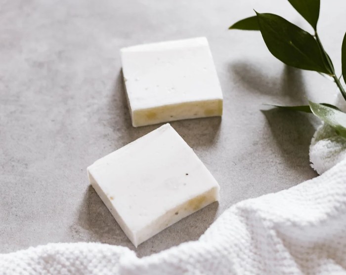 How To Remove Stubborn Waterproof Mascara Easily